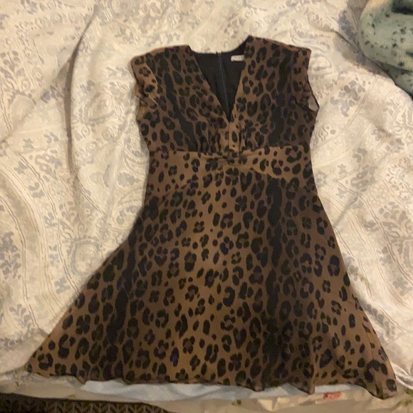 Aritzia dress. Lined. Fabric feels good. - Picture 2 of 5